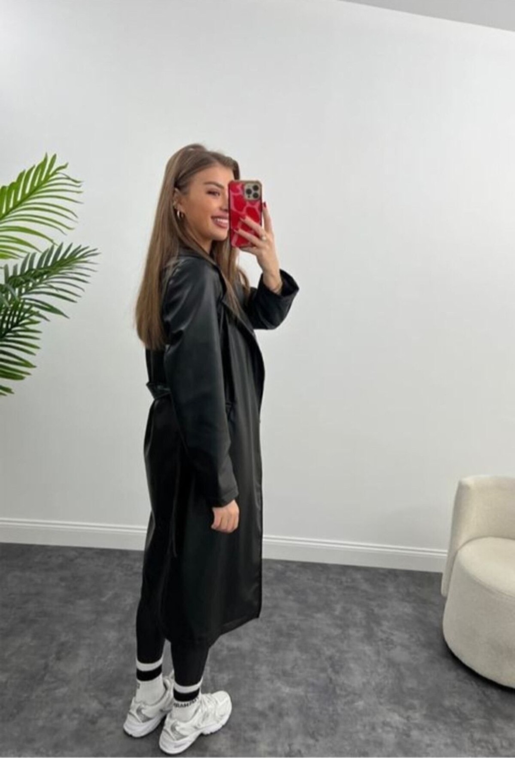 Vess Moda Kadın Vegan Kuşaklı Deri Trençkot Siyah Renkli Uzun Kol ve Trend Stil Özellikli görsel 5