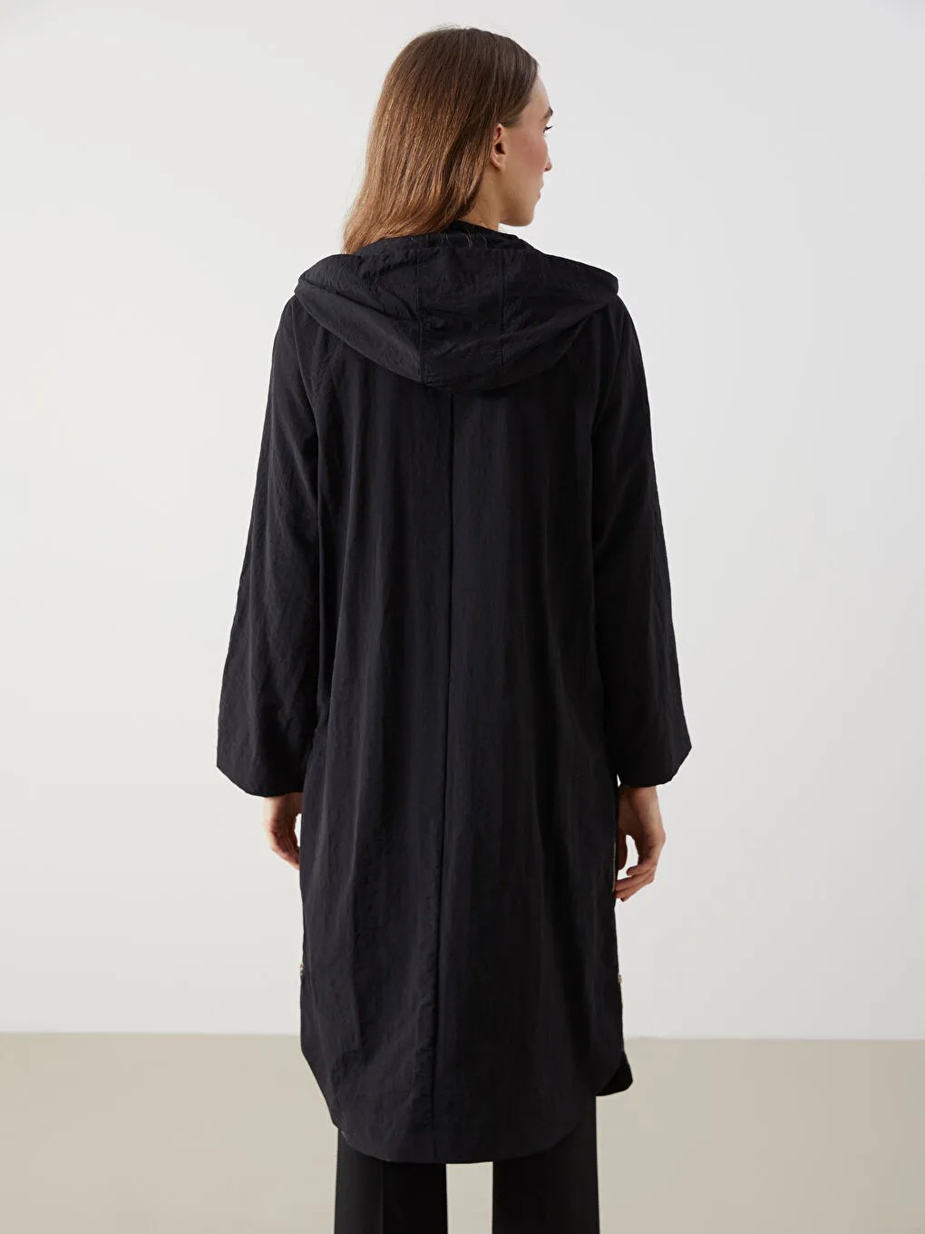 LC Waikiki Lcwaıkıkı Classic Siyah Kapüşonlu Düz Oversize Kadın Tunik T T görsel 2