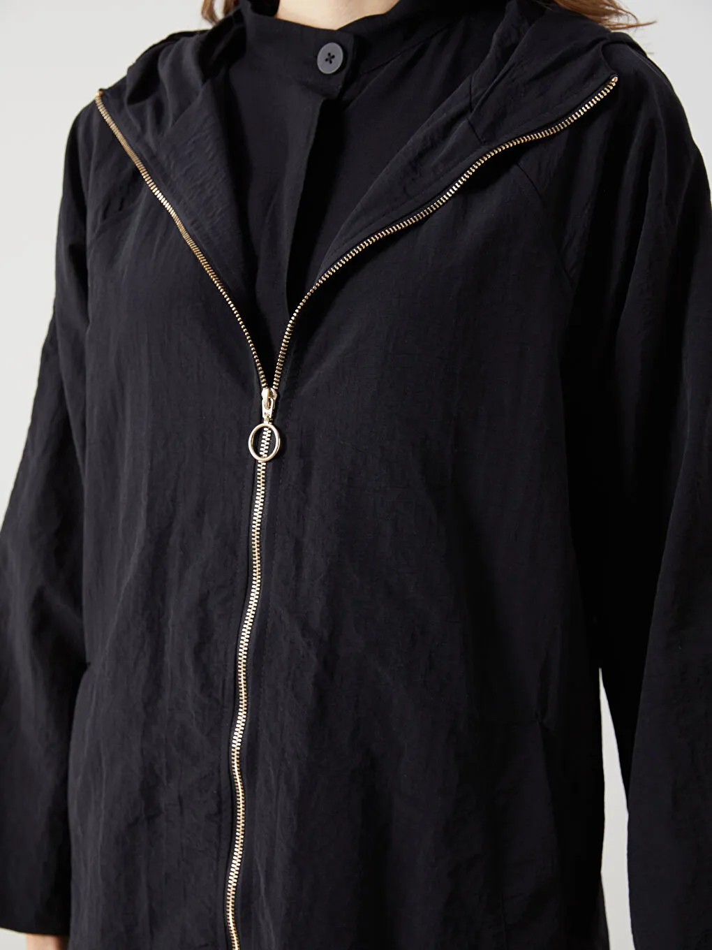 LC Waikiki Lcwaıkıkı Classic Siyah Kapüşonlu Düz Oversize Kadın Tunik T T görsel 4
