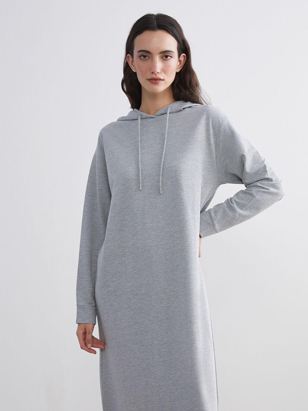 LC Waikiki Modest Gri Kapüşonlu Sweatshirt Elbise görsel 4