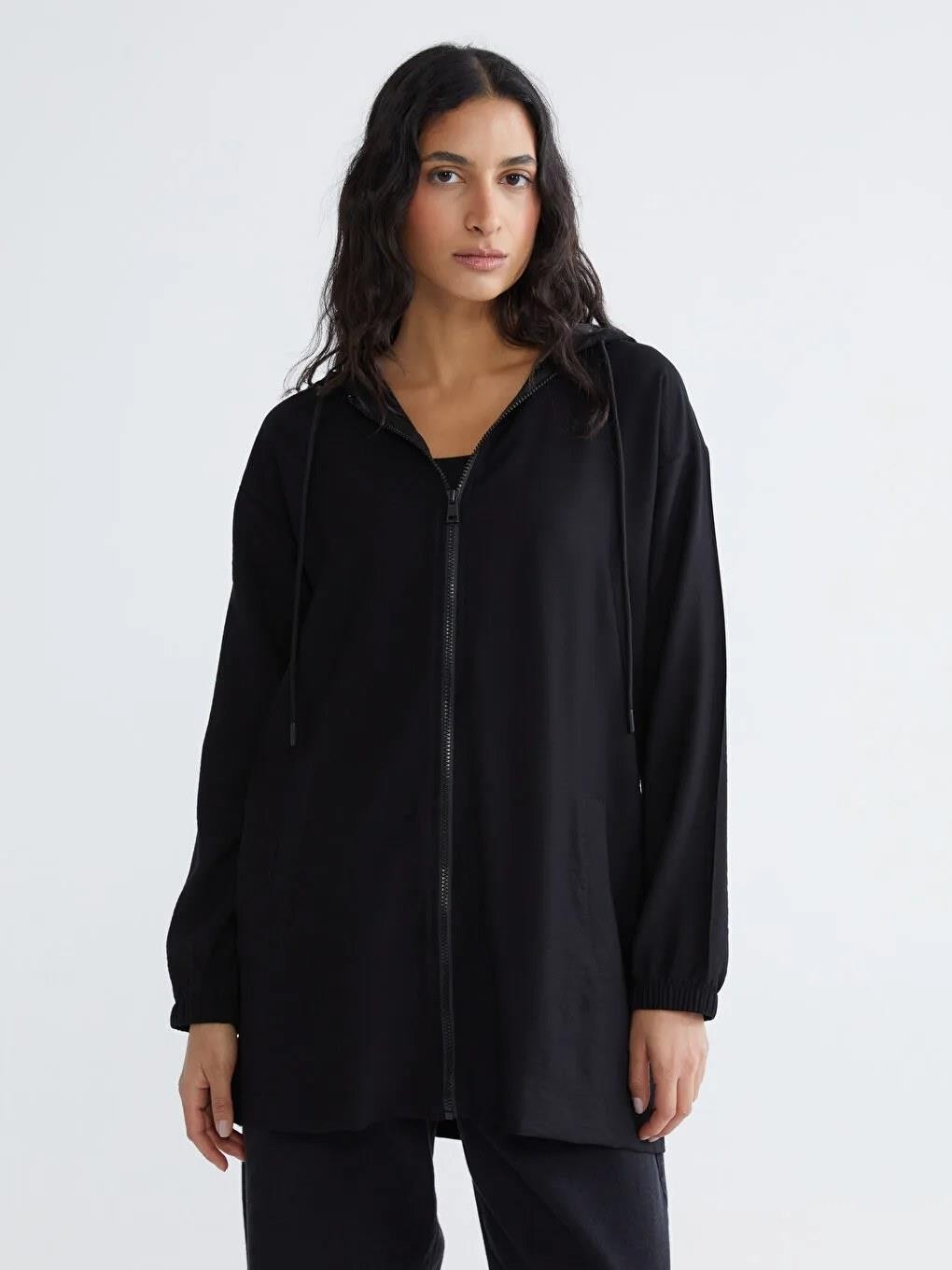 LC Waikiki Siyah Kapüşonlu Oversize Kadın Tunik (S6)