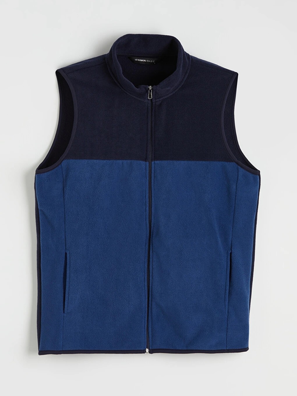 LC Waikiki Lacivert Standart Fit Dik Yaka Erkek Polar Yelek görsel 3