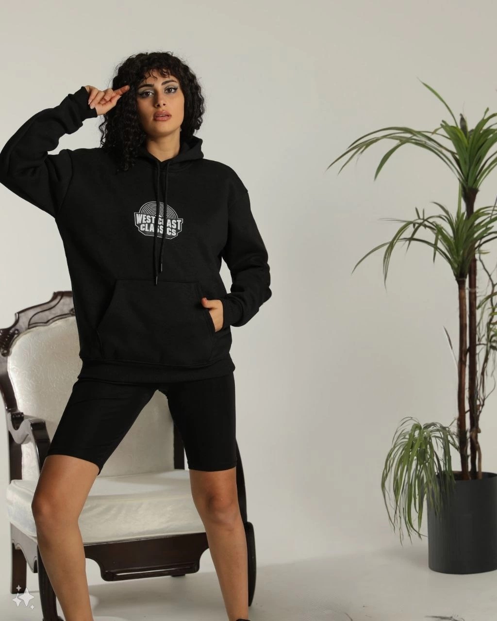 Tarz Yeri Kadın Oversize Kapüşonlu Cepli Baskılı 3 Iplik Pamuklu Hoodie Sweatshirt - Siyah görsel 3