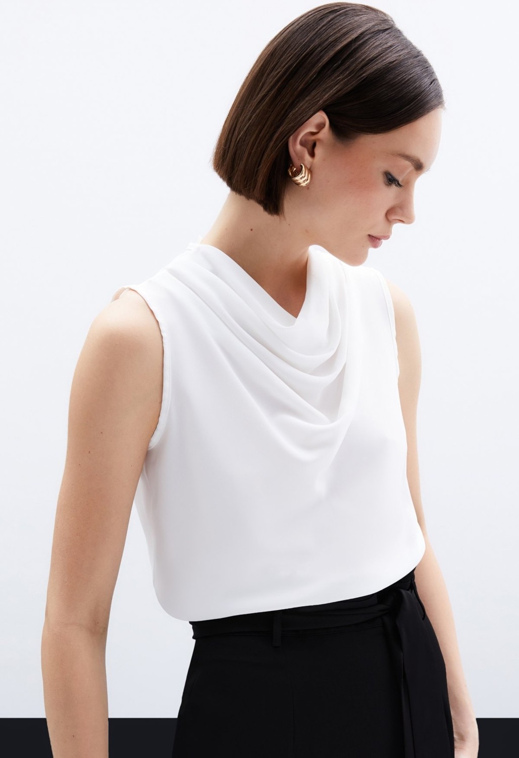 Sateen Degaje Yaka Kolsuz Bluz - Ekru