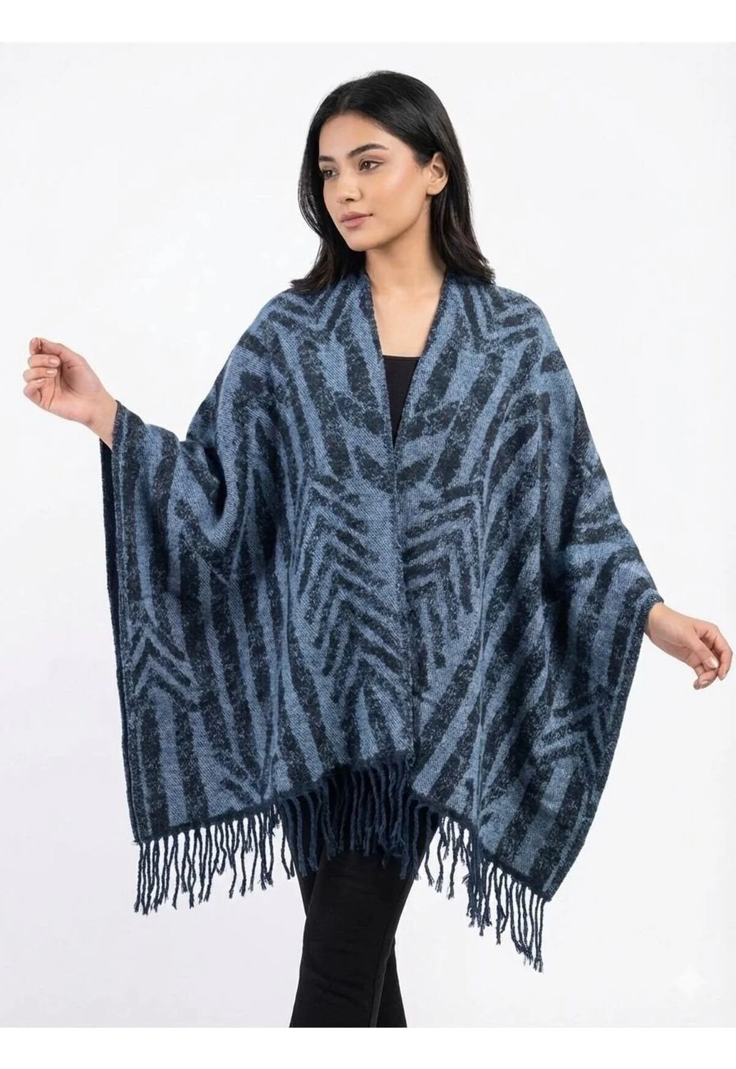ALDAIYR Kadın Kışlık Çift Taraflı Panço Omuz 140X140 görsel 4