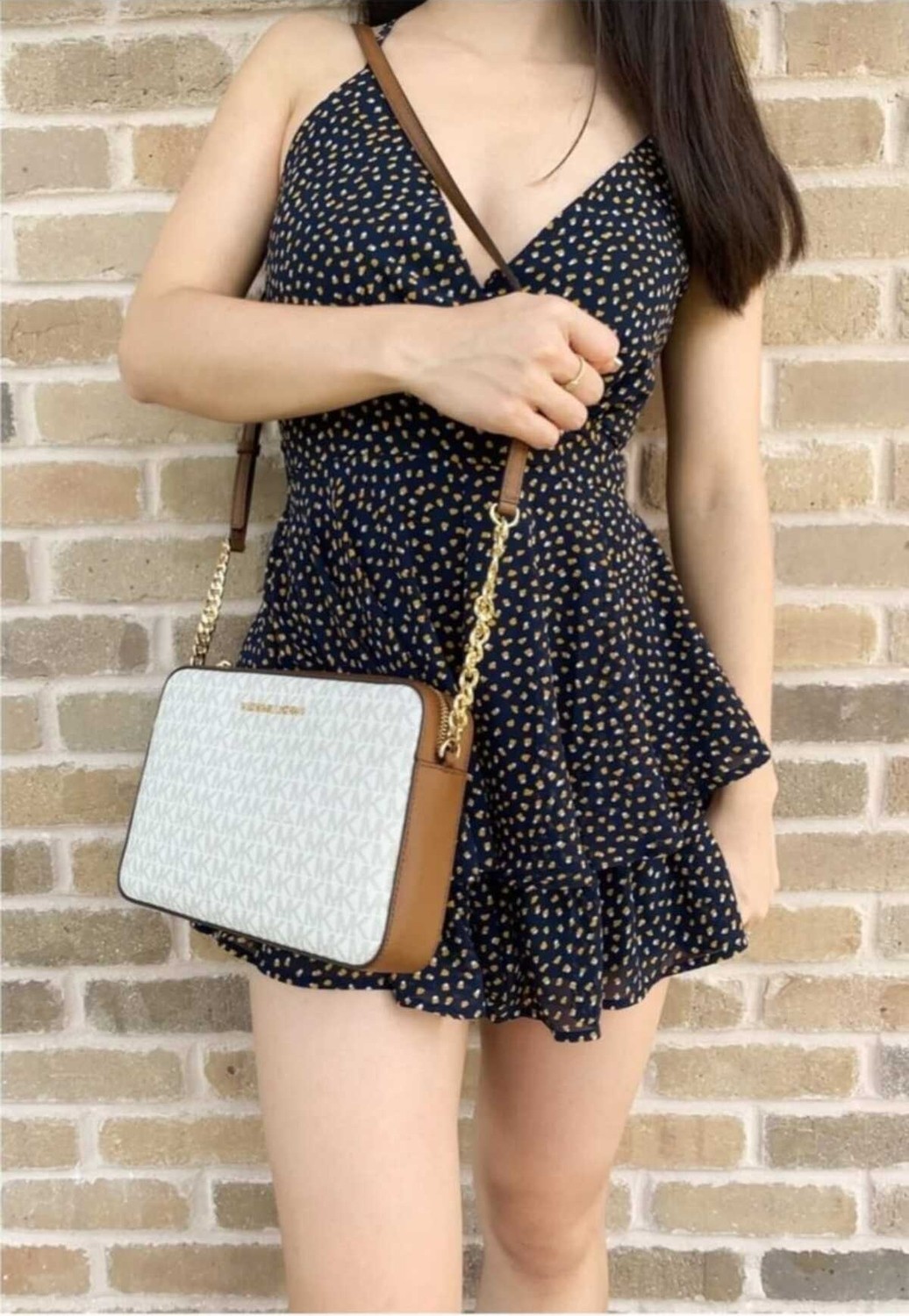 Michael Kors Vanilya Renkli Çapraz Askılı Kadın Çanta Suni Deri Modern Tasarım Koleksiyonu görsel 7