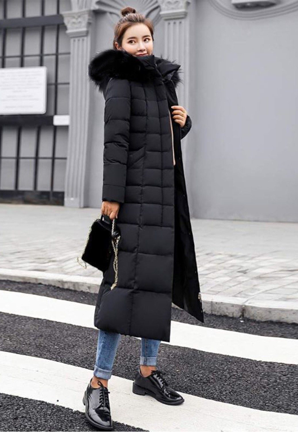 Barbora Kadın Tam Boy Siyah Şişme Mont V Yaka Kapüşonlu Su İtici Özellikli Günlük Kullanım görsel 3