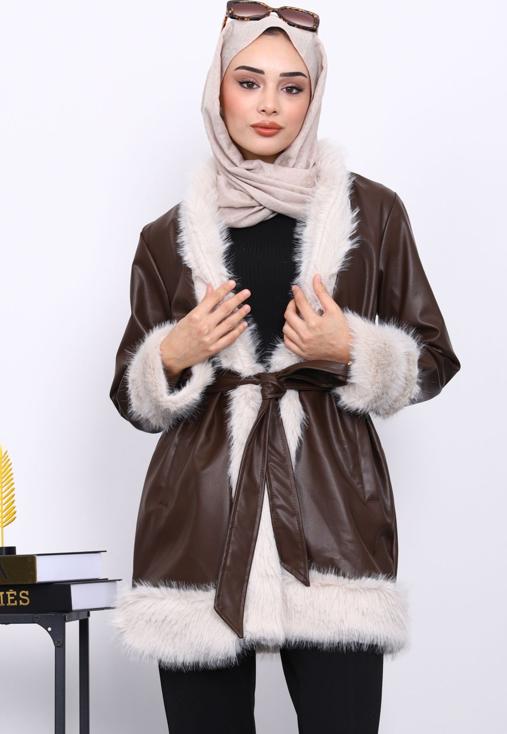 İmaj Butik Siyah Kürk Detaylı Kuşaklı Deri Trenç Ceket görsel 5