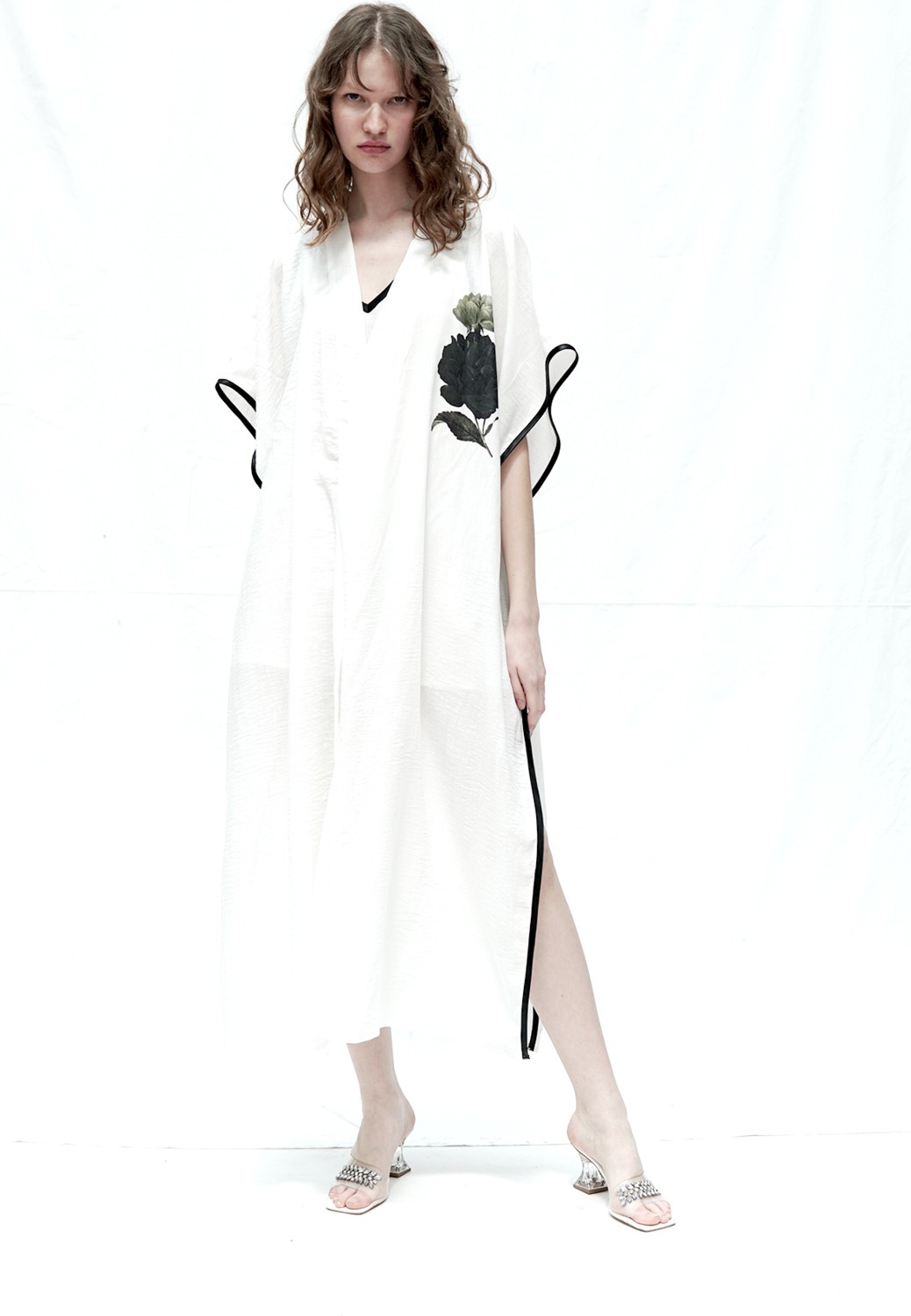 Mita Concept Beyaz Keten Abaya görsel 2