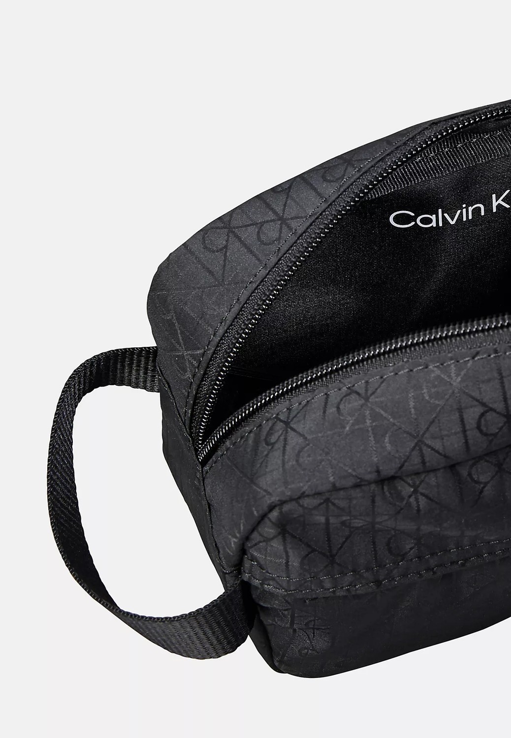 Calvin Klein Erkek Monogram Ck Logolu Fermuarlı Siyah Omuz Çantası LV04D1190G-UB1 görsel 2