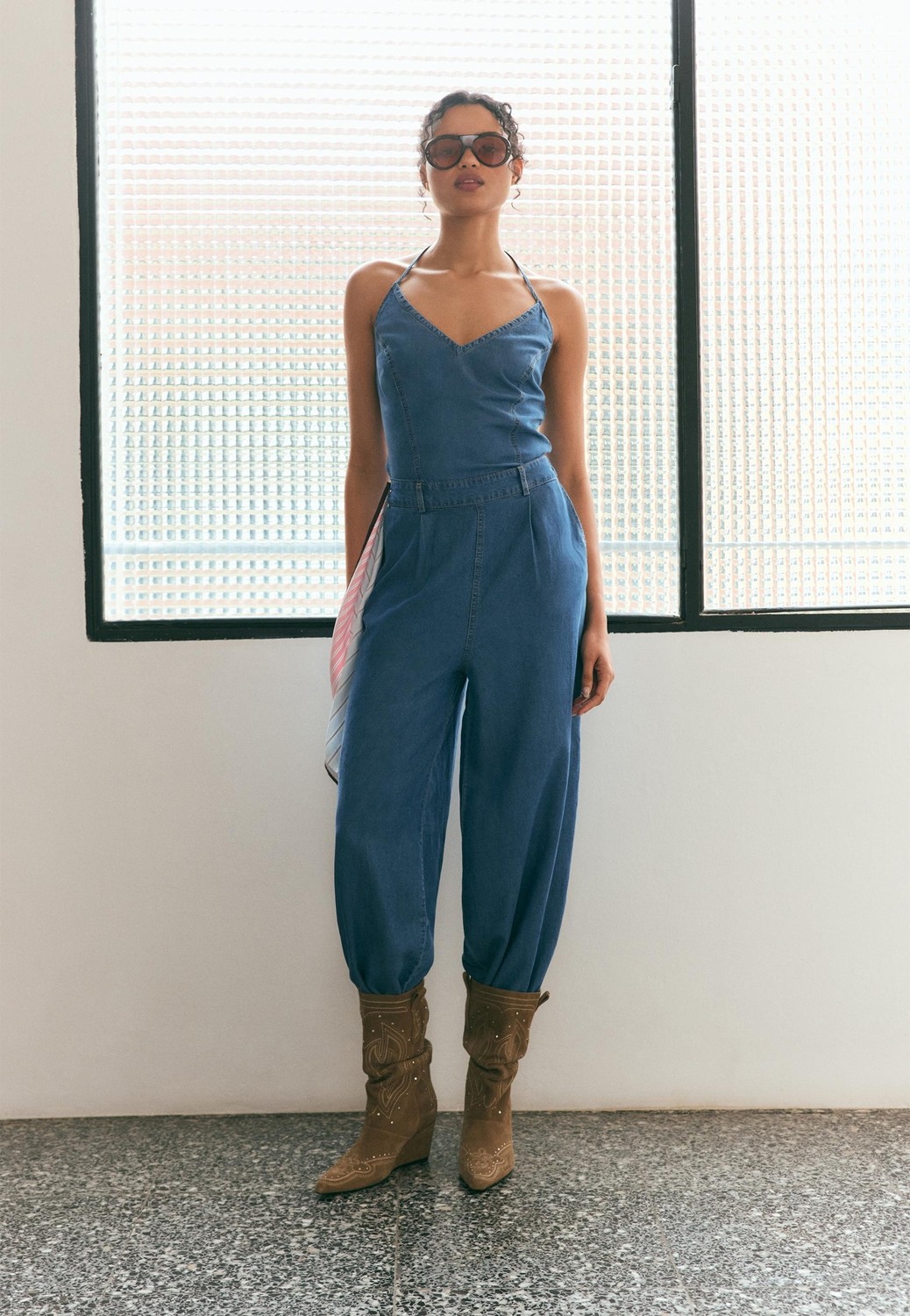 Allbucks Stradivarious, Fularlı Halter Denim Tulum ABSTR00040 görsel 4