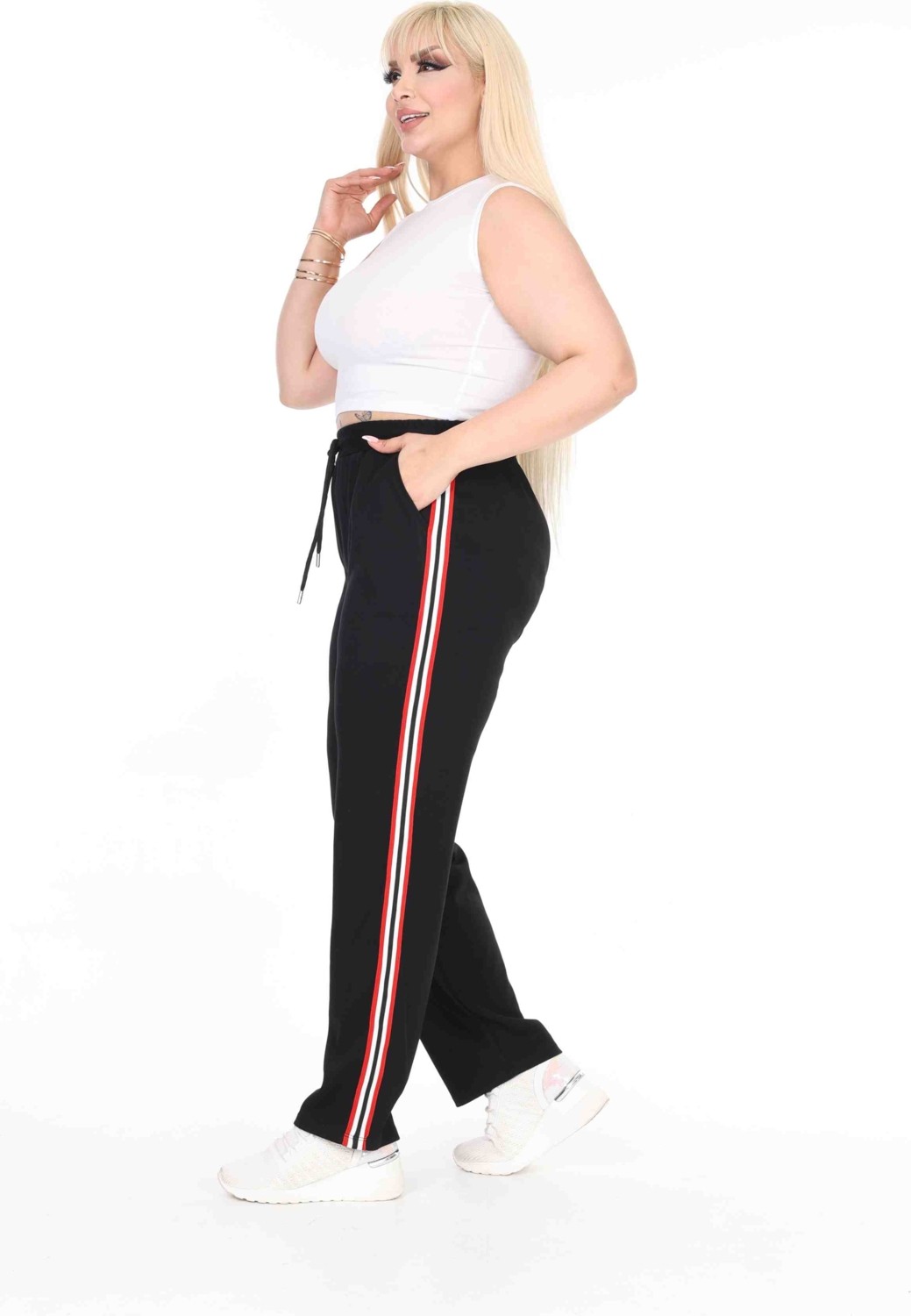 Yanı Kırmızı Şeritli Boru Paça
