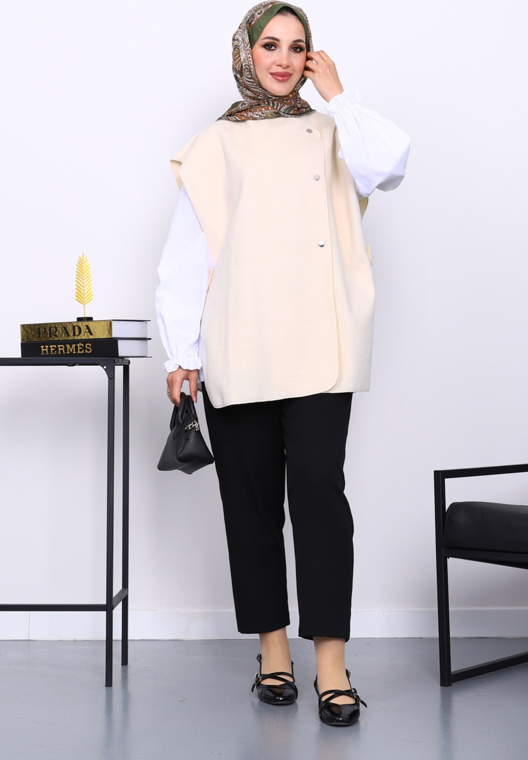 İmaj Butik Krem Çıtçıt Detaylı Kaşe Yelek görsel 2