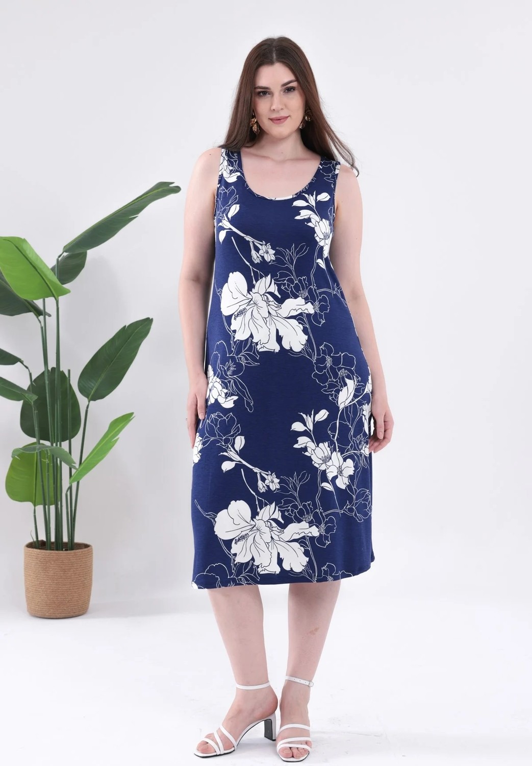 Madwilo Kadın Siyah Bej Floral Desen Askılı Büyük Beden Elbise