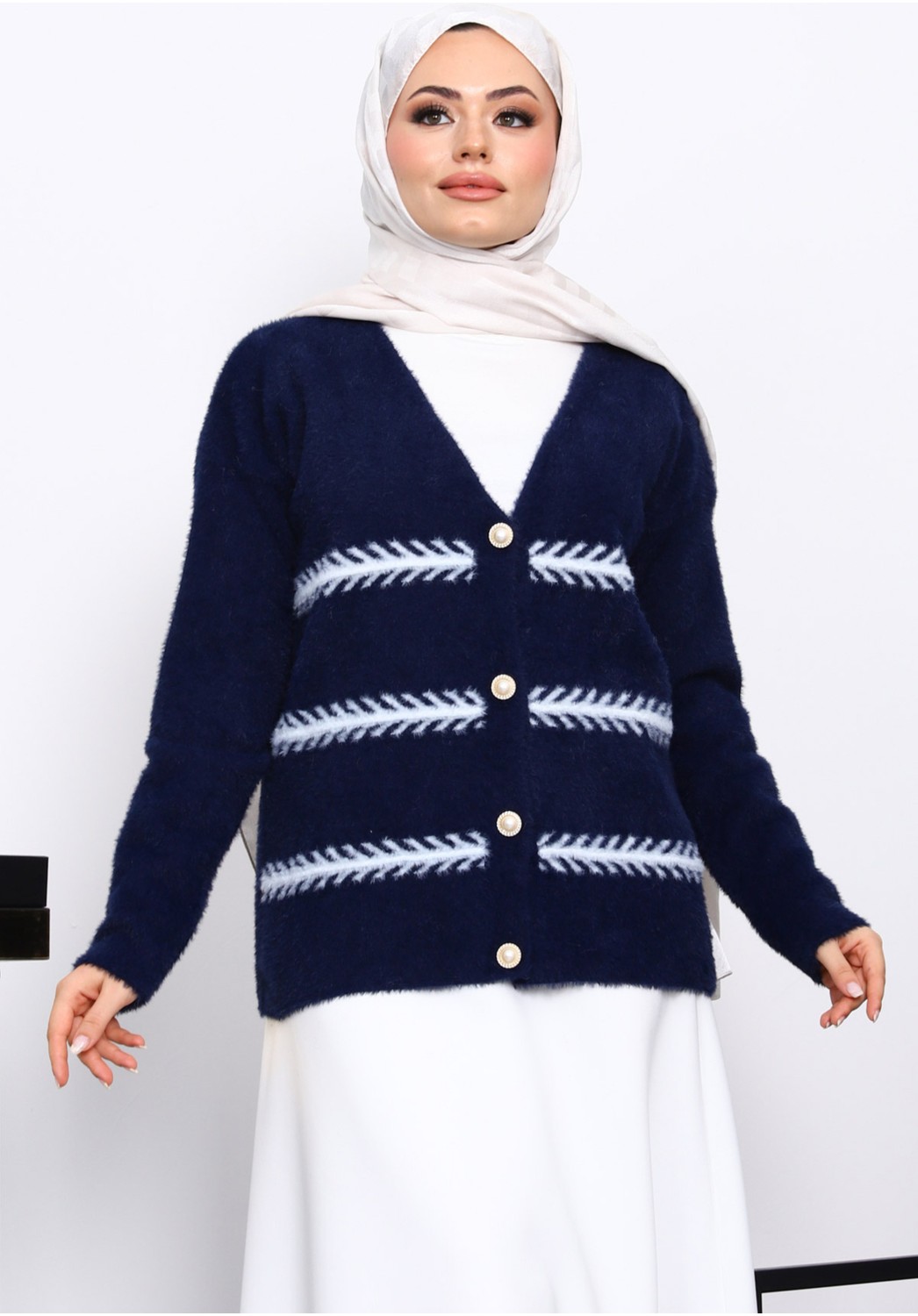 İmaj Butik Krem V Yaka Angora Yumoş Hırka görsel 3