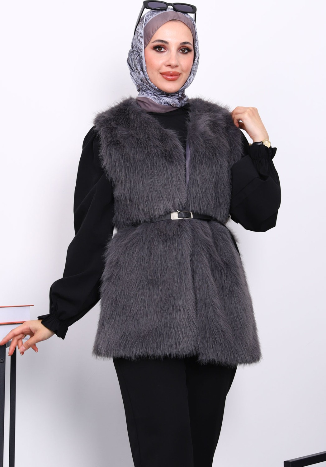 İmaj Butik Siyah Kemerli Astarlı Kürk Yelek