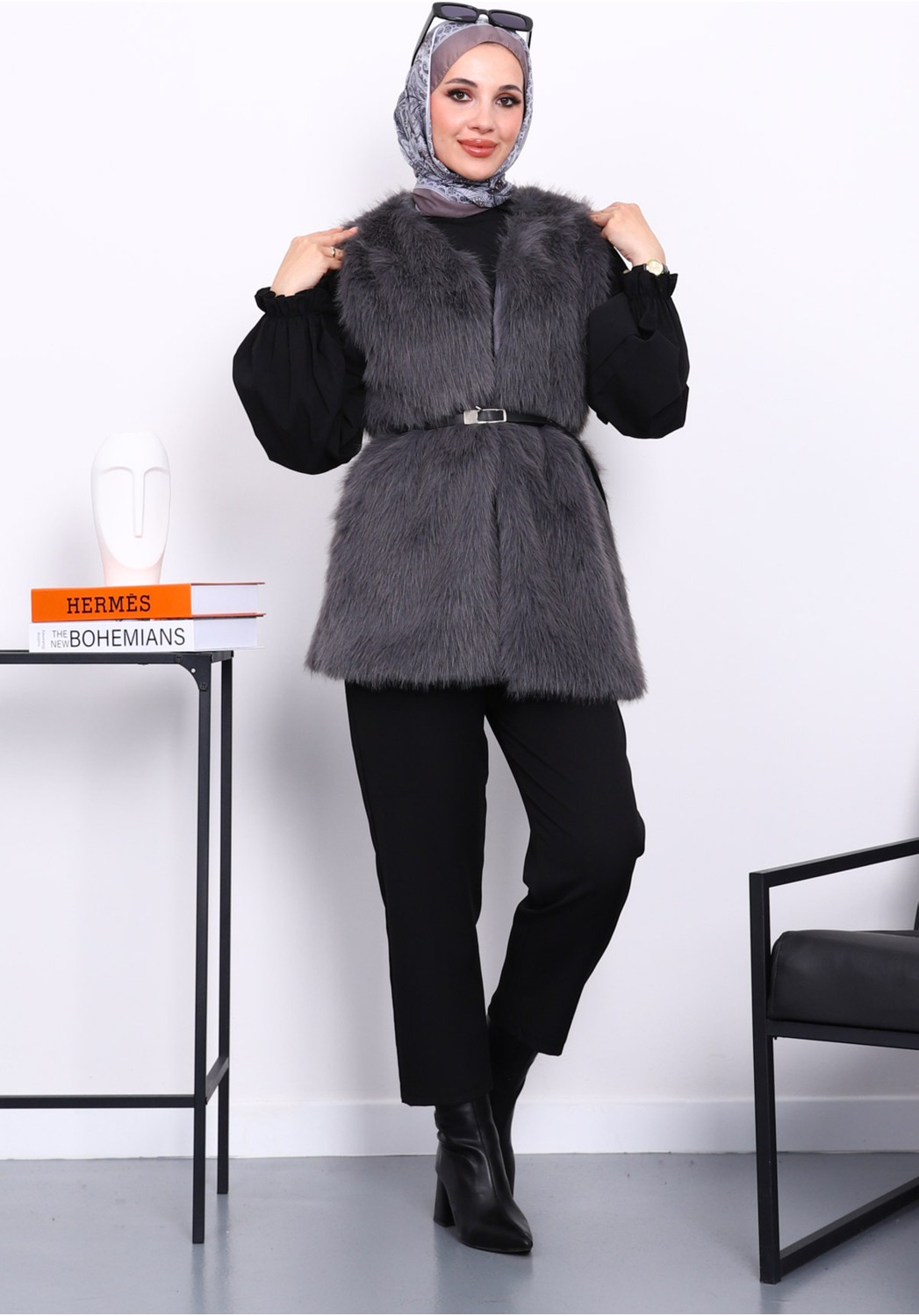İmaj Butik Siyah Kemerli Astarlı Kürk Yelek görsel 2
