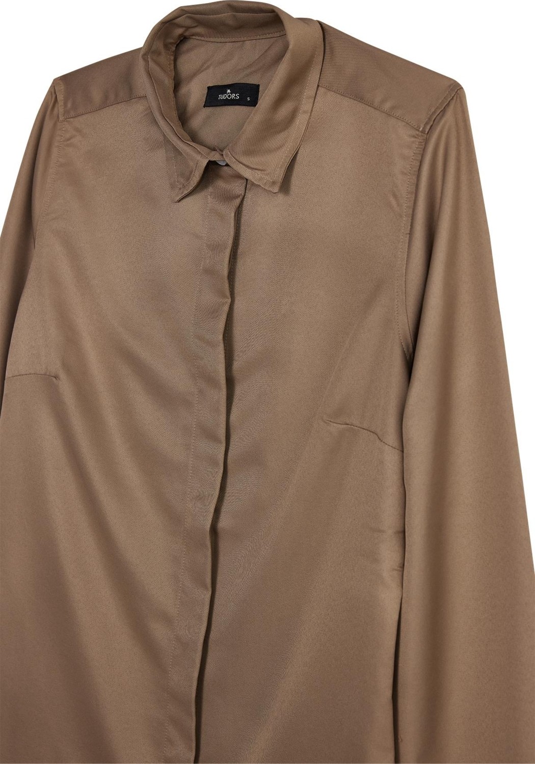 Tudors Kadın Slim Fit Dar Kesim Vucüda Oturan Uzun Kollu Gizli Düğme Detaylı Koyu Vizon Basic Gömlek görsel 2
