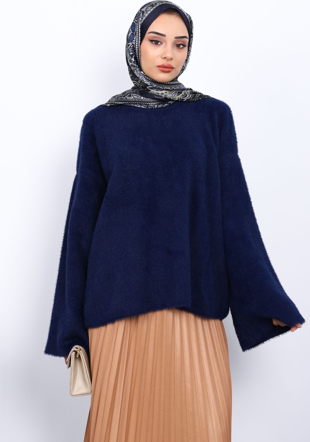 İmaj Butik Siyah Bisiklet Yaka Oversize Angora Yumoş Triko Kazak görsel 7