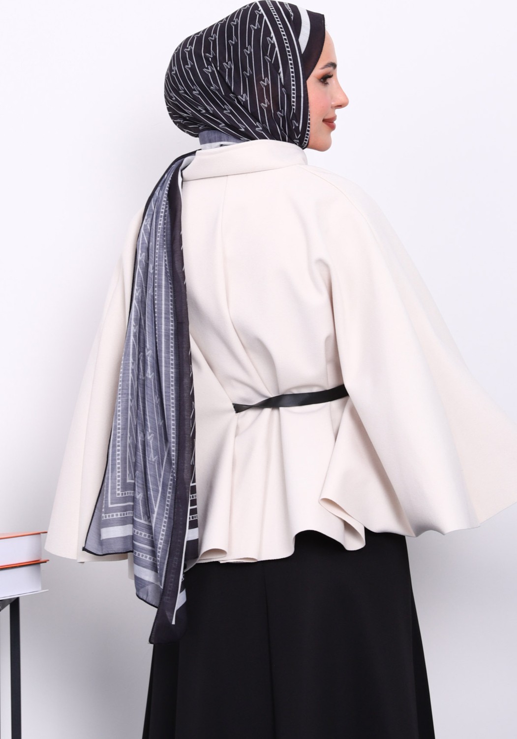İmaj Butik Siyah Kemerli Kaşe Panço görsel 8