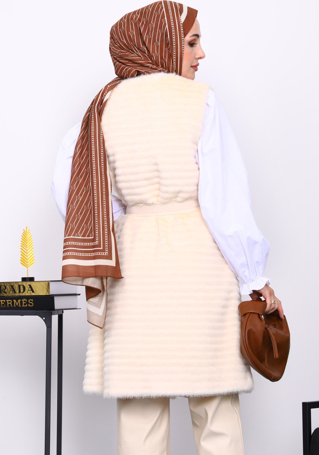 İmaj Butik Krem Deri Detaylı Kemerli Yelek görsel 8