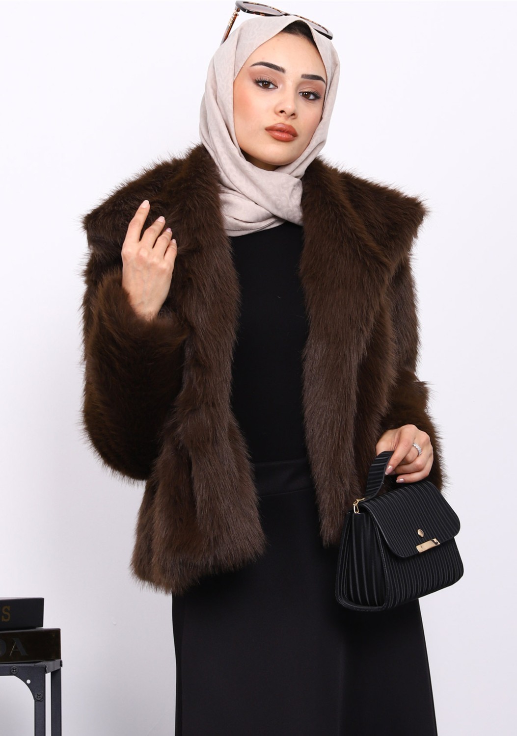 İmaj Butik Bej Astarlı Kısa Kürk Kaban görsel 4