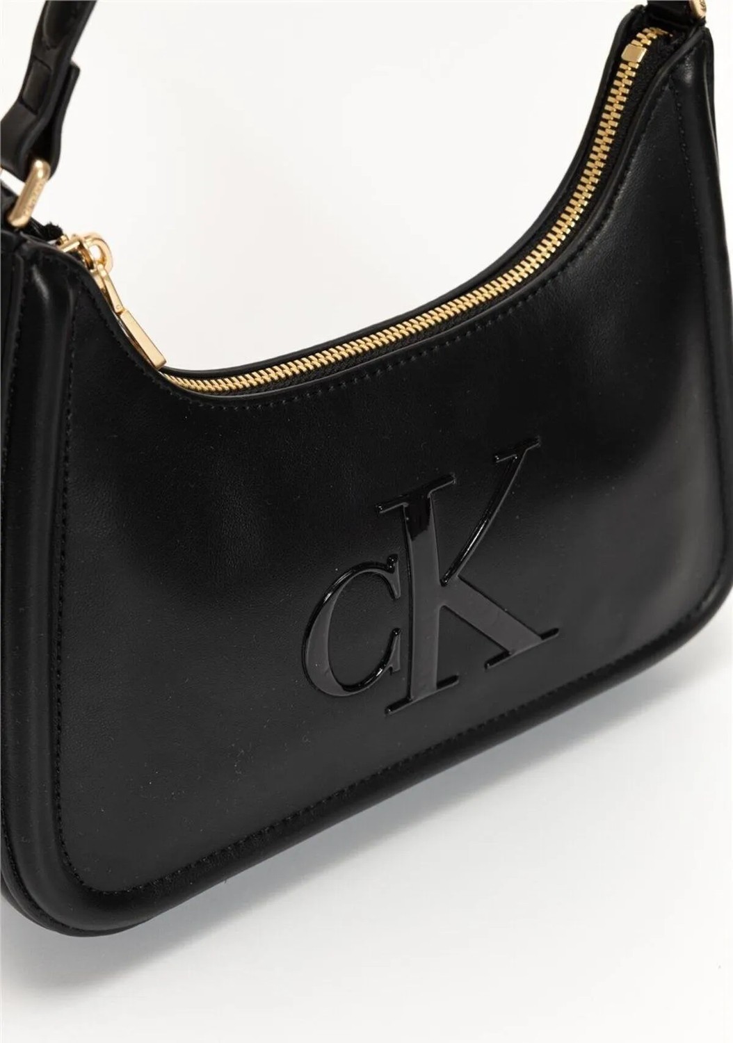 Calvin Klein Kadın Omuz Çanta Black Ergonomik Tasarım ile Şık Görünüm Sunuyor görsel 6