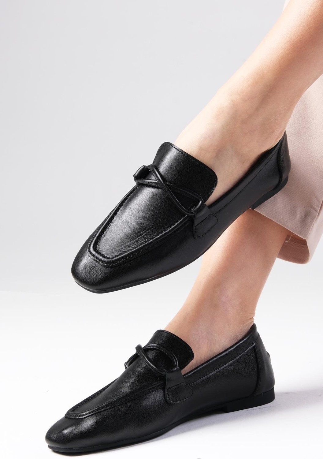 Mio Gusto Fiona Hakiki Deri Siyah Renk Küt Burunlu Kadın Loafer Ayakkabı görsel 4