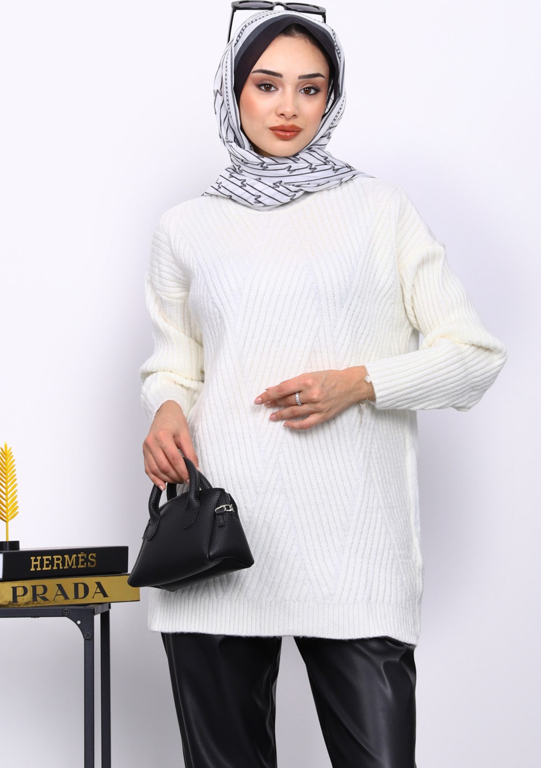 İmaj Butik Ekru Bisiklet Yaka Triko Kazak