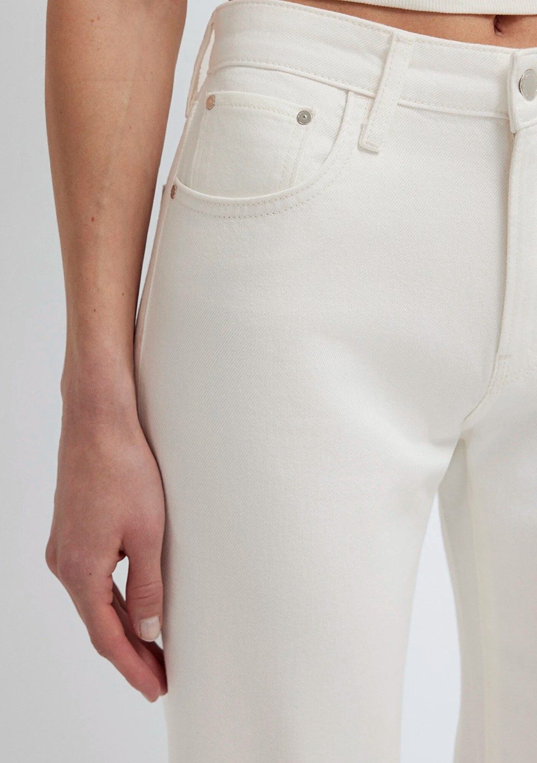 Mavi Leila Premium Blue Kırık Beyaz Jean Pantolon 1010600-A3155 görsel 7