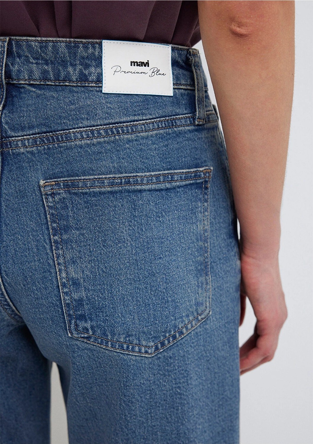 Mavi Leila Premium Blue Puslu Koyu Mavi Jean Pantolon 1010600-A1572 görsel 8