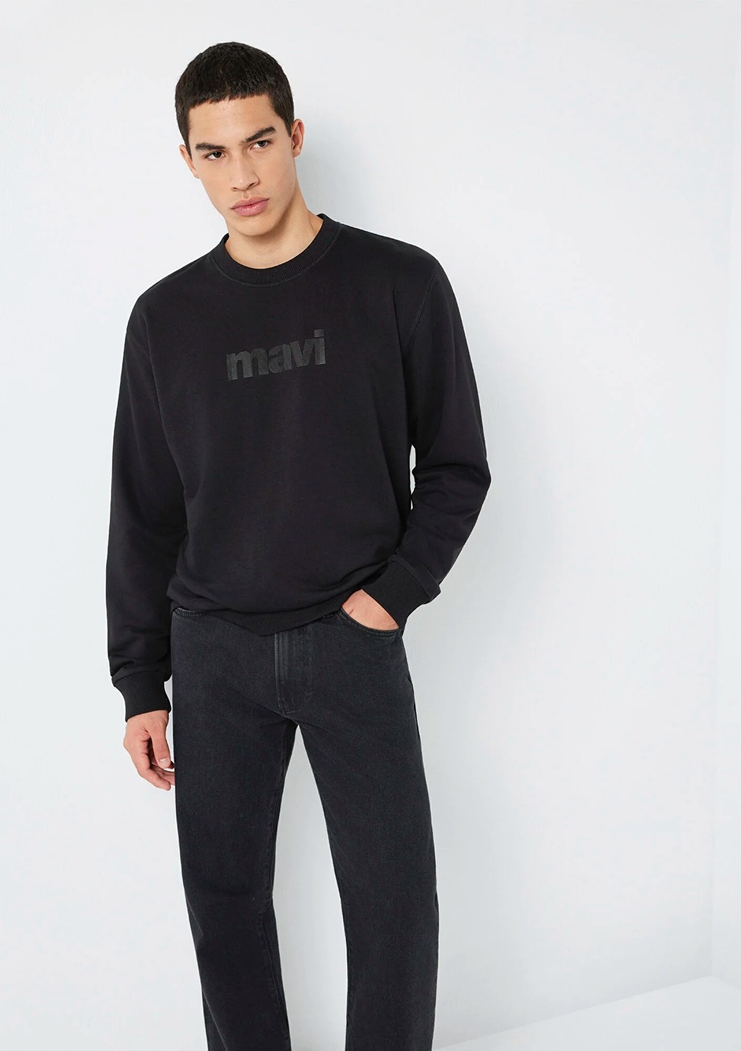 Mavi Logo Baskılı Bisiklet Yaka Siyah Sweatshirt 0S10551-900