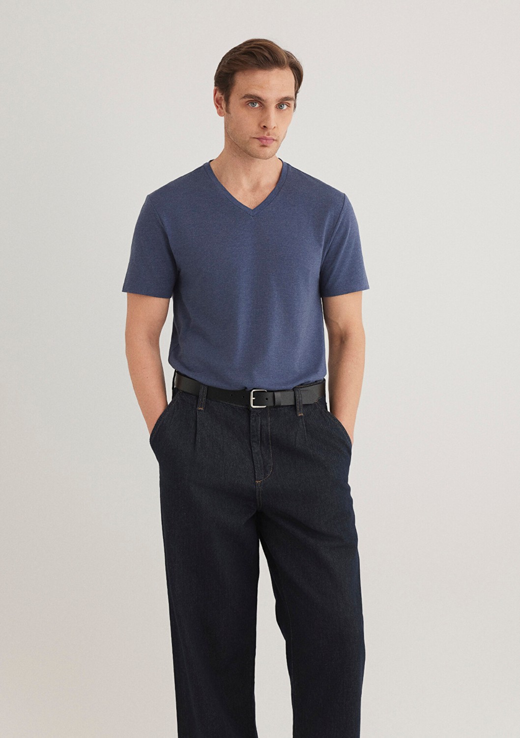 Mavi Stretch V Yaka Beyaz Basic Tişört 061748-620