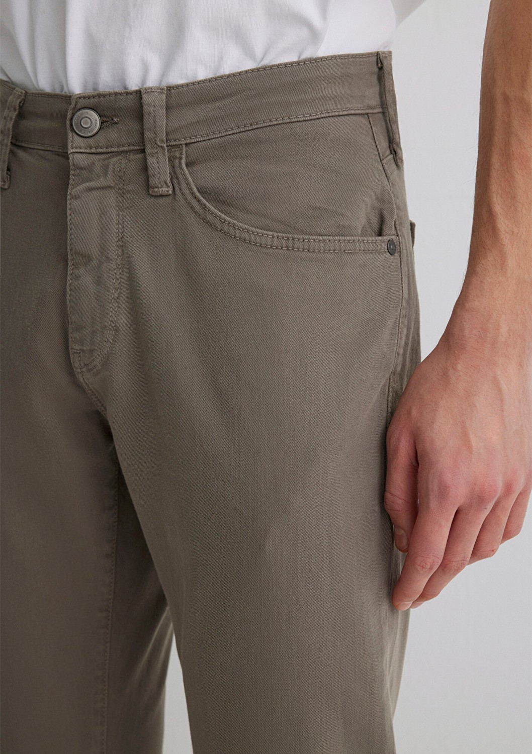 Mavi Marcus Puslu Zeytin Yeşili Comfort Gabardin Pantolon 0035188050 görsel 5