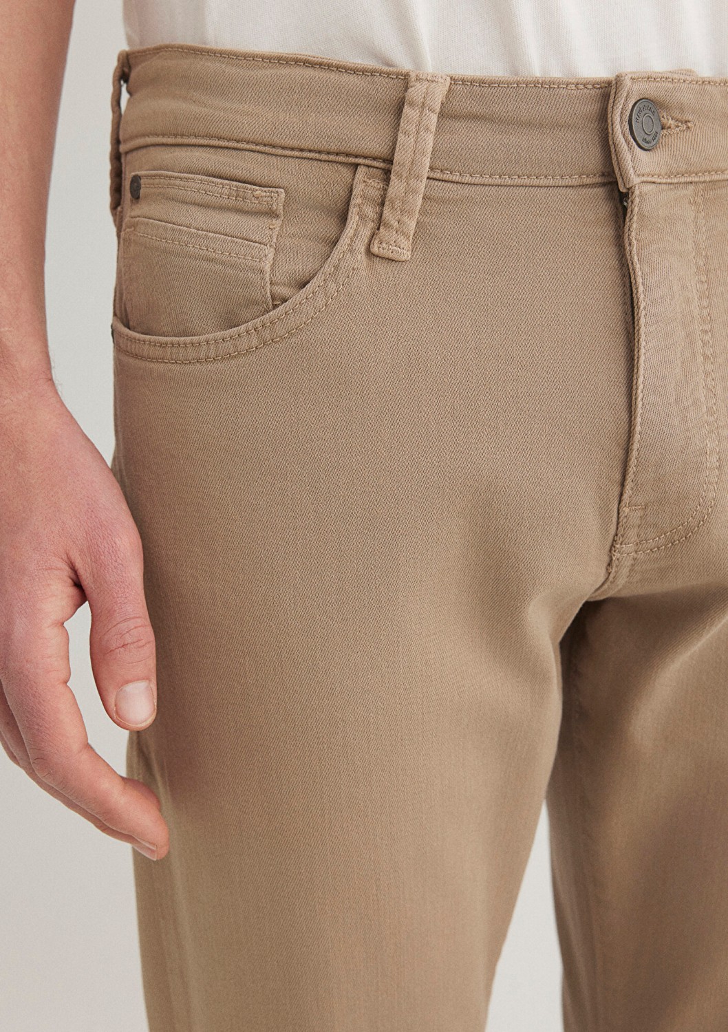 Mavi Hunter Koyu Bej Comfort Gabardin Pantolon 0020232492 görsel 6