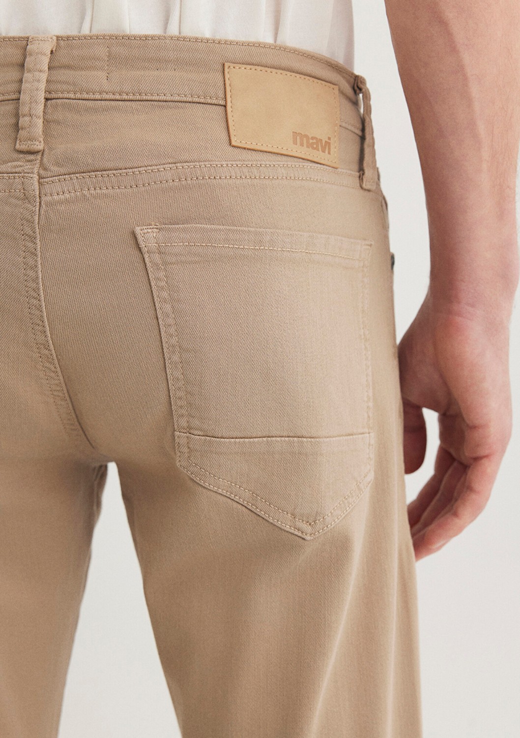 Mavi Hunter Koyu Bej Comfort Gabardin Pantolon 0020232492 görsel 7