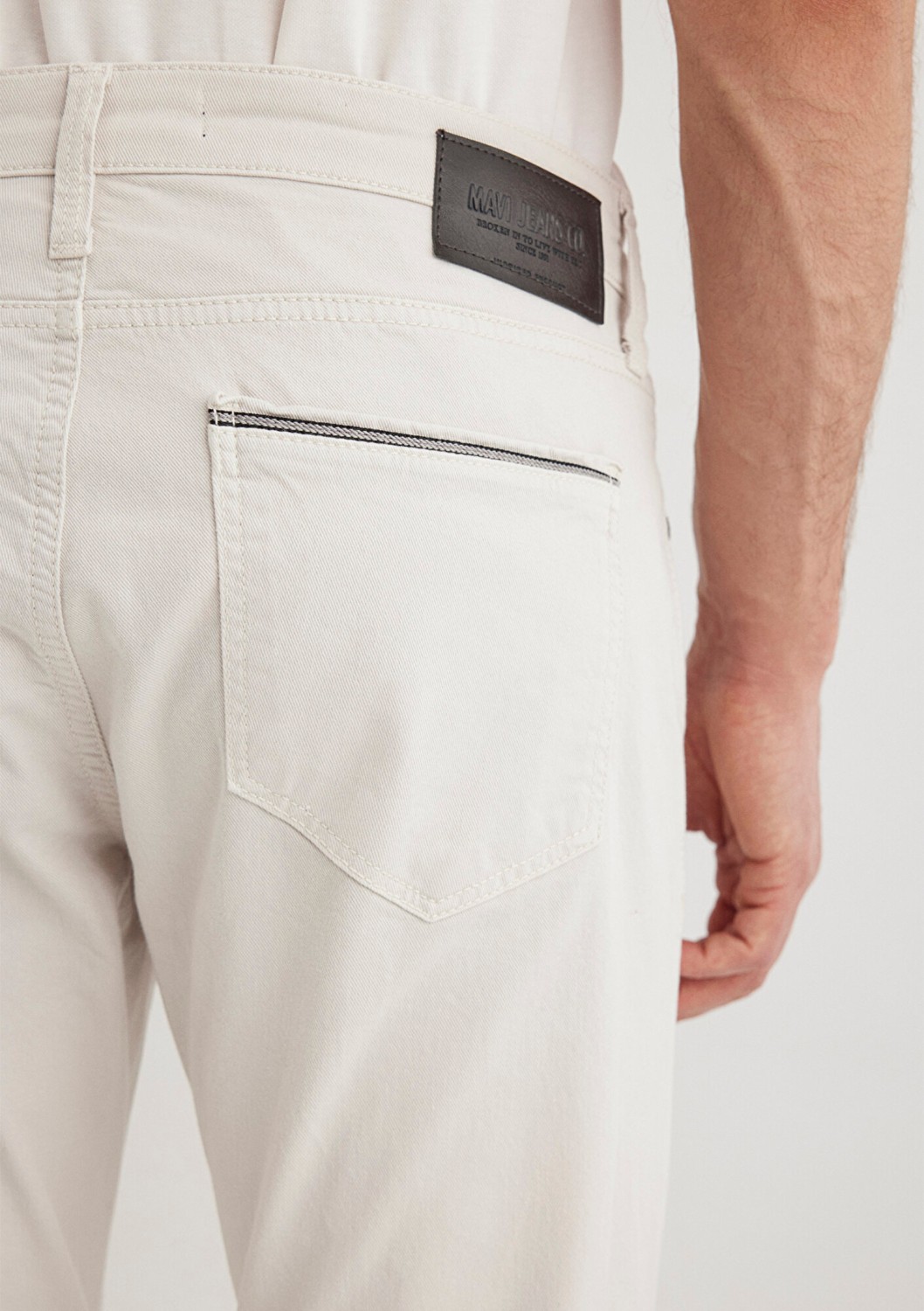 Mavi Jake Mavi Black Ekru Comfort Gabardin Pantolon 0042289464 görsel 8