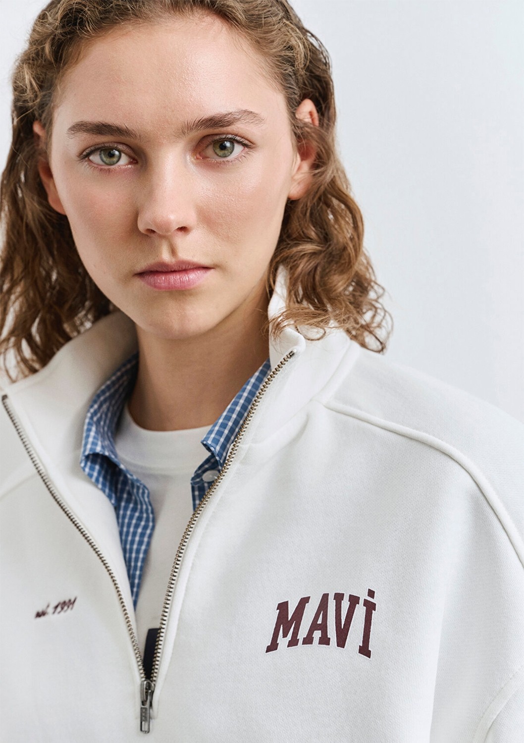 Mavi Logo Baskılı Sweatshırt Kırık Beyaz görsel 6