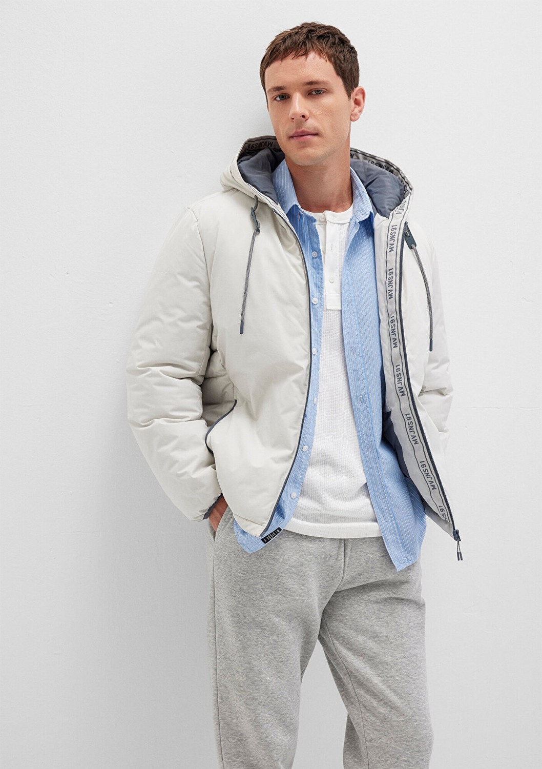 Mavi Erkek Açık Gri Kapüşonlu Şişme Mont 0110352-70080 Regular Fit Günlük Stil