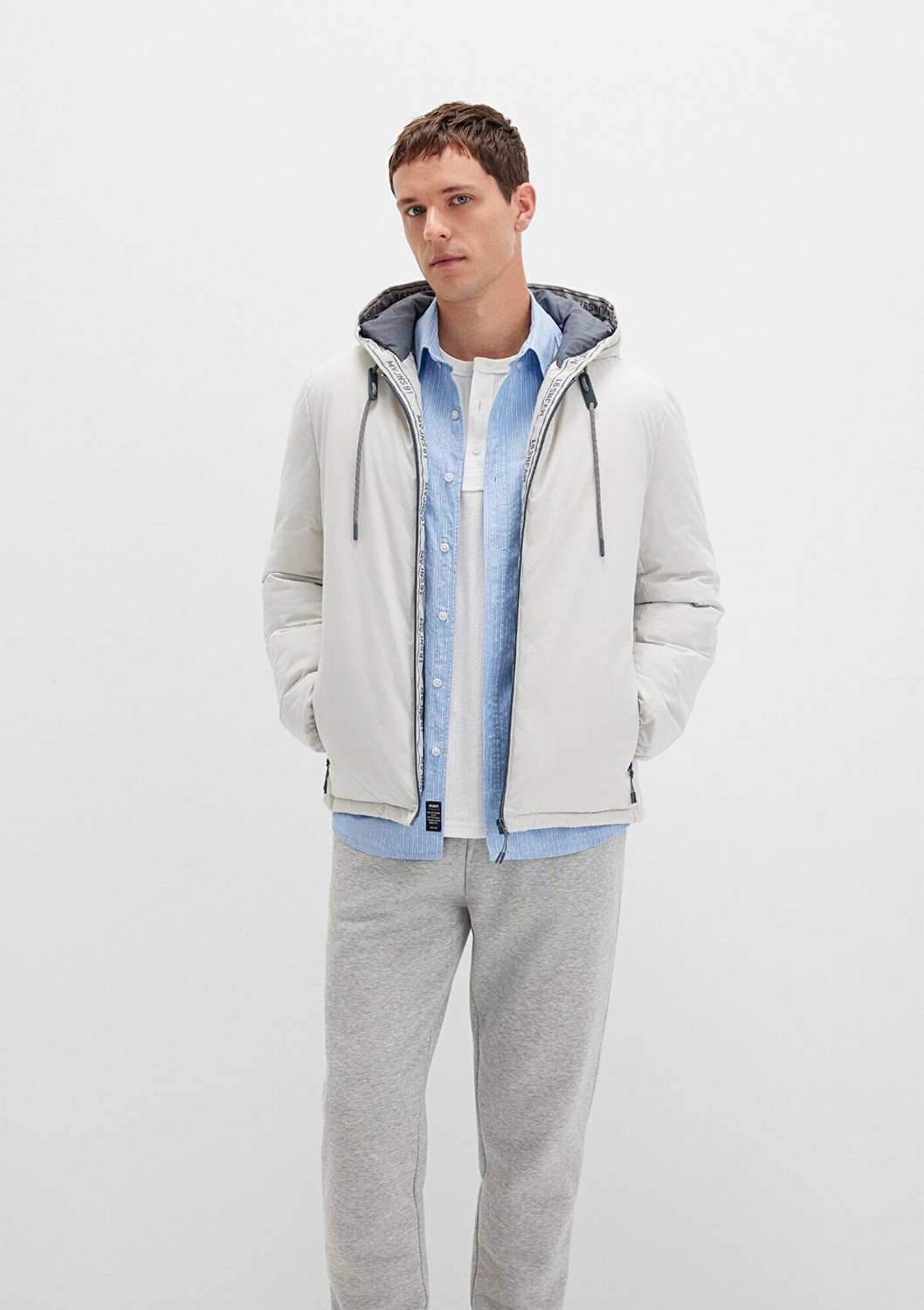 Mavi Erkek Açık Gri Kapüşonlu Şişme Mont 0110352-70080 Regular Fit Günlük Stil görsel 3