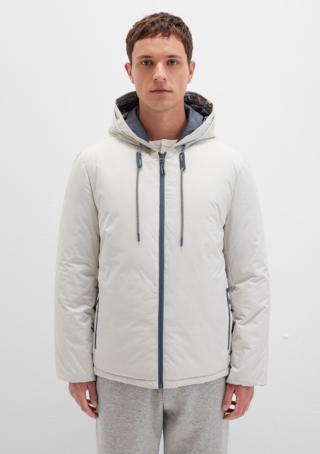 Mavi Erkek Açık Gri Kapüşonlu Şişme Mont 0110352-70080 Regular Fit Günlük Stil görsel 4