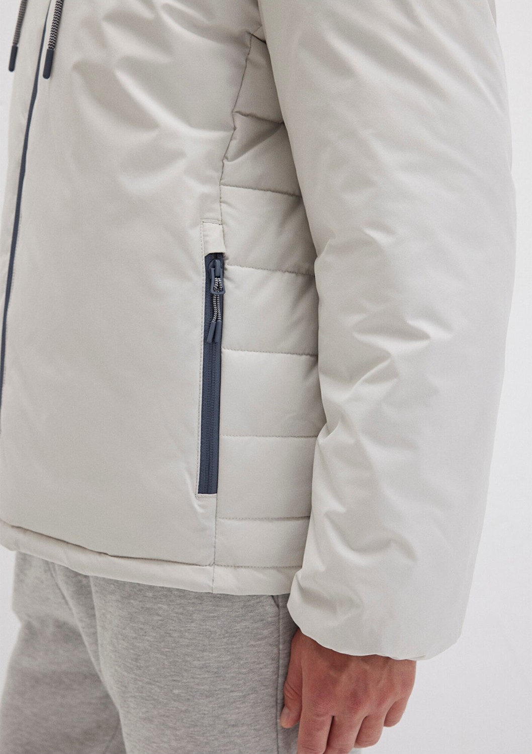 Mavi Erkek Açık Gri Kapüşonlu Şişme Mont 0110352-70080 Regular Fit Günlük Stil görsel 7