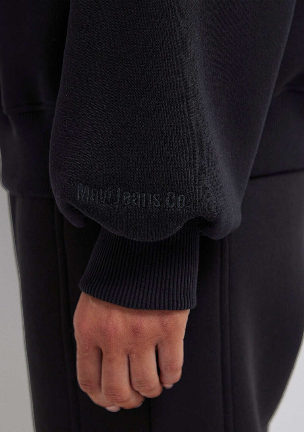 Mavi Bisiklet Yaka Siyah Basic Sweatshirt 1610198-900 görsel 8