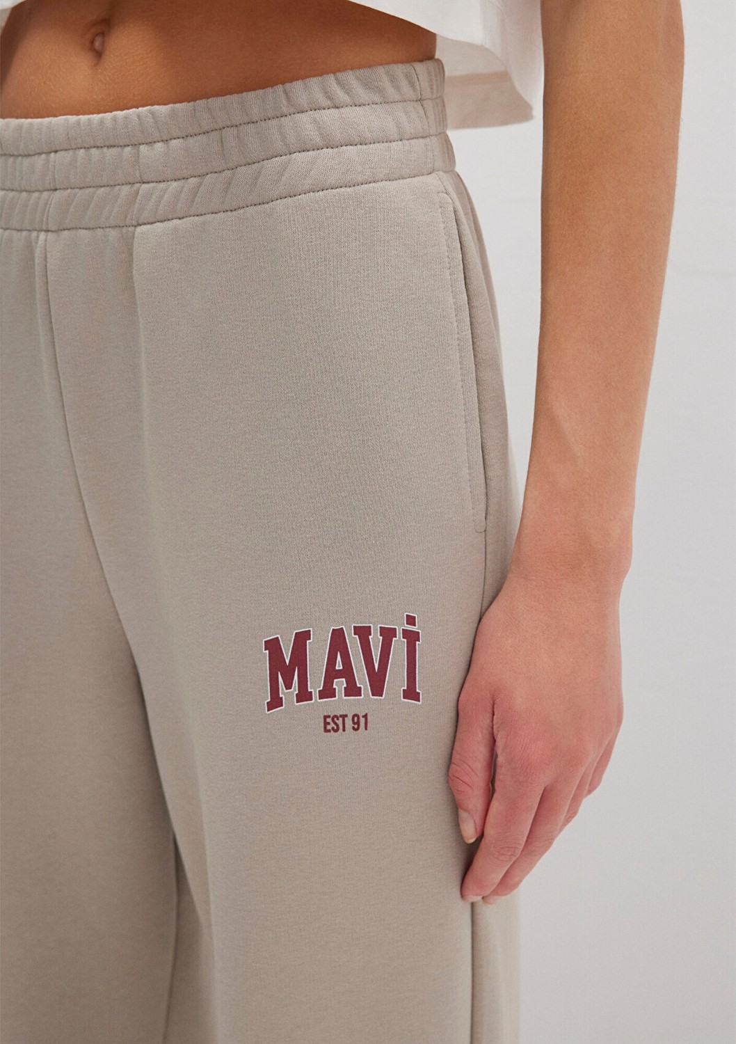 Mavi Kadın Logo Baskılı Bej Eşofman Altı 1010757-70112 Normal Paça Özellikli Konforlu Tasarım görsel 7