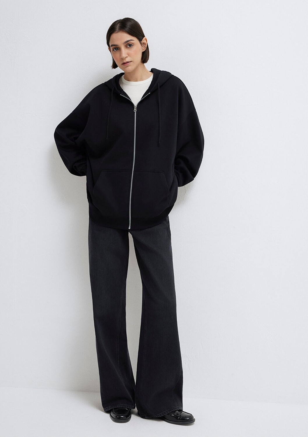 Mavi Kapüşonlu Fermuarlı Siyah Sweatshirt 1610221-900 görsel 2