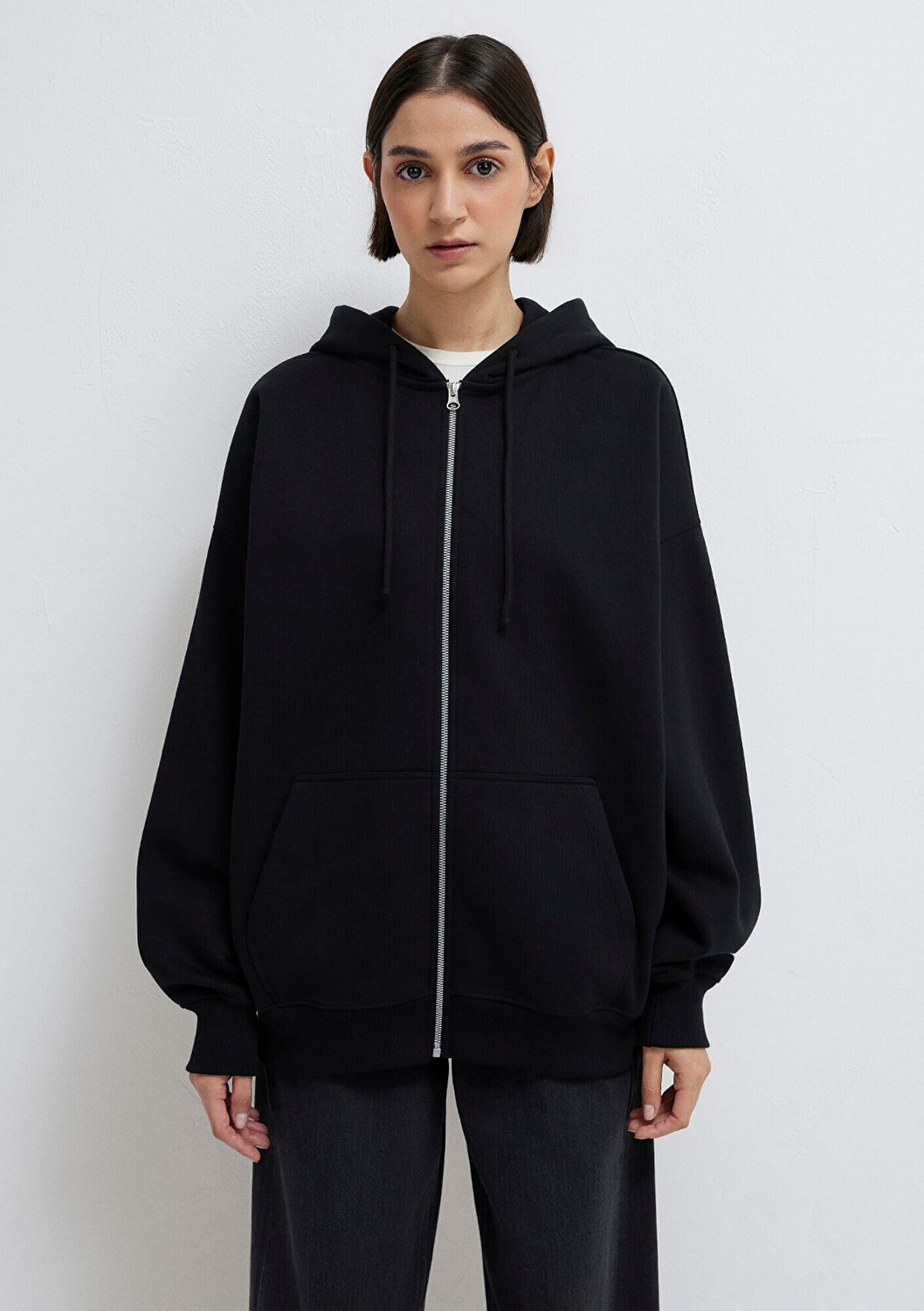Mavi Kapüşonlu Fermuarlı Siyah Sweatshirt 1610221-900 görsel 4