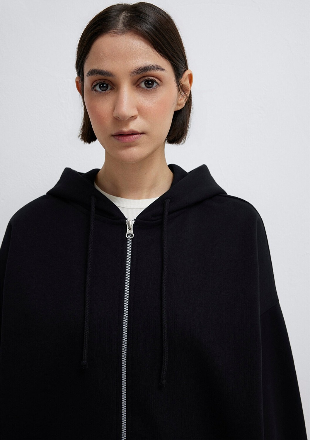 Mavi Kapüşonlu Fermuarlı Siyah Sweatshirt 1610221-900 görsel 7