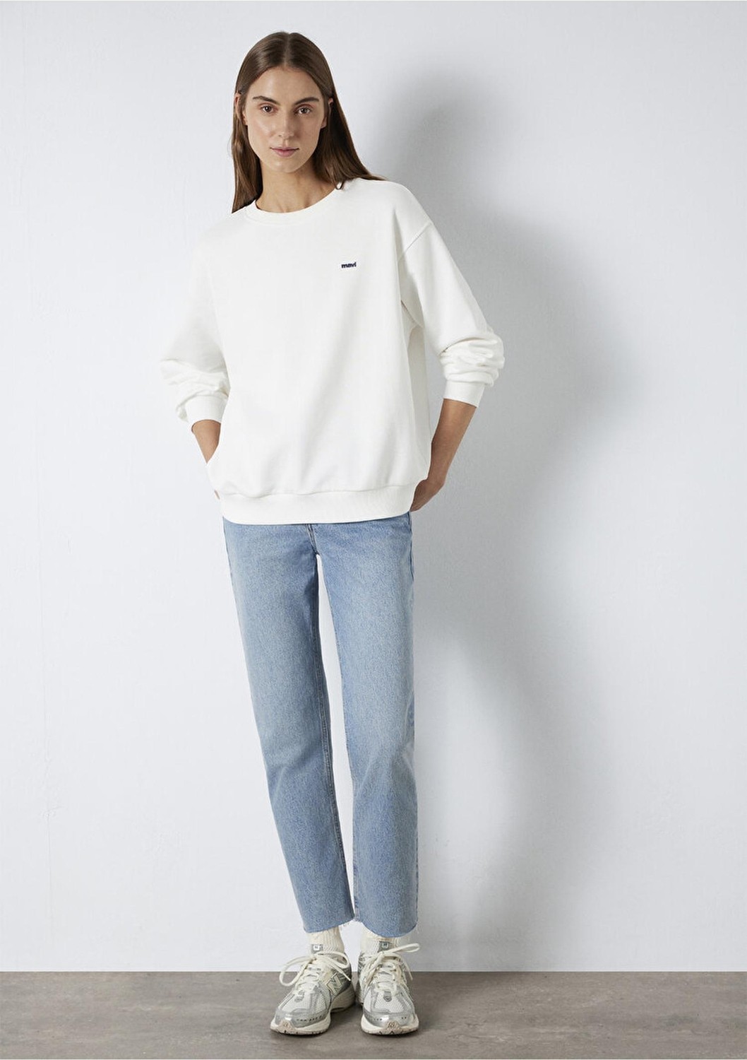Mavi M1S10366-70057 Logo Baskılı Sweatshırt Kırık Beyaz Kadın Sweatshirt görsel 2