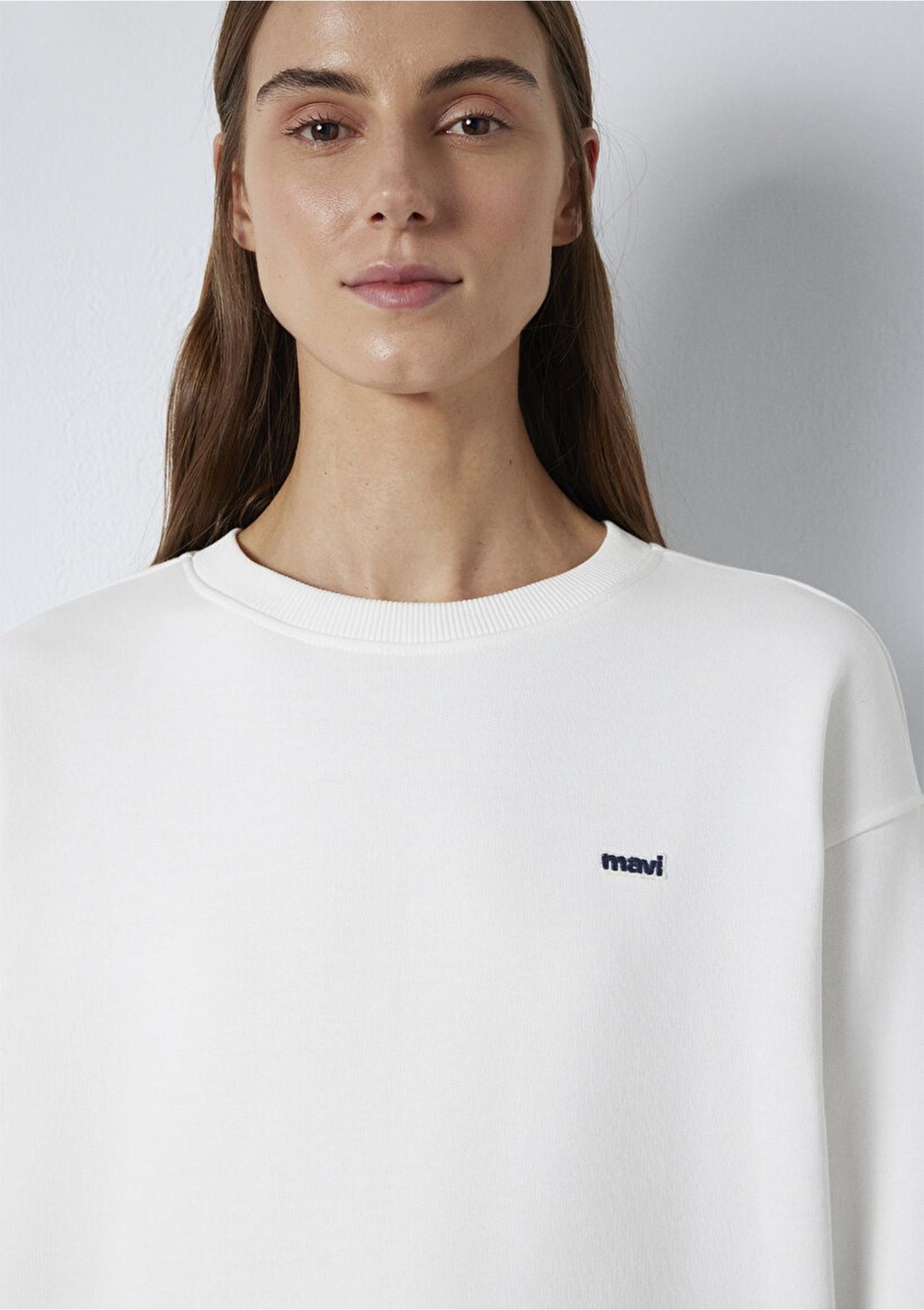 Mavi M1S10366-70057 Logo Baskılı Sweatshırt Kırık Beyaz Kadın Sweatshirt görsel 4