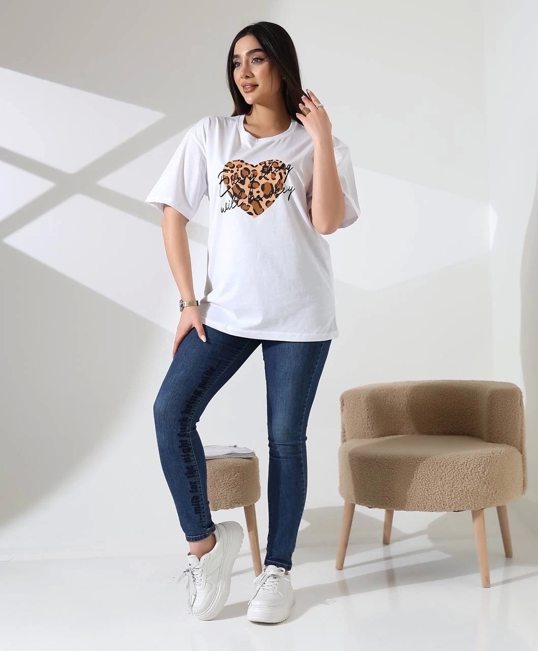 Combin Leopar Kalp Baskılı Tişört görsel 2